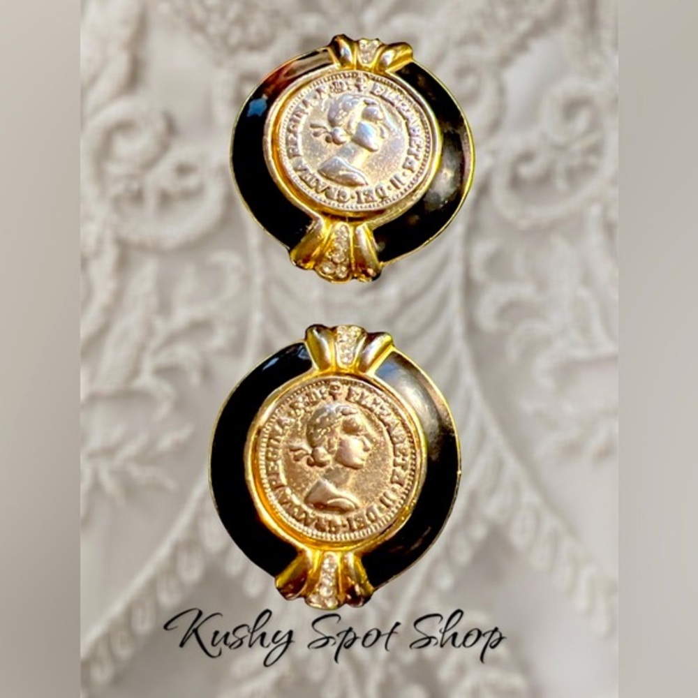 Antique Queen Elizabeth II Coin Goldtone Black Enamel Earrings ⚜️👑🖤✨👸🏻⚜️✨